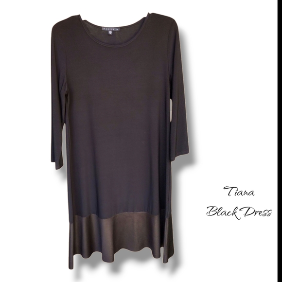 Elegant Black Dress with Pearl Necklace - Picture 3 of 3